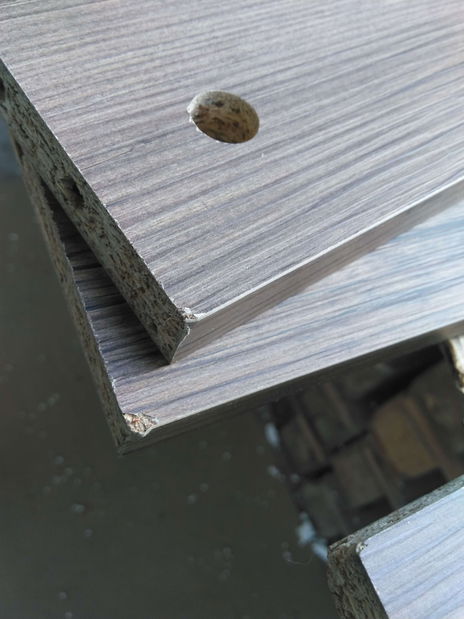 Skrinka na topánky Berina 1 (orech + biela) *bazár