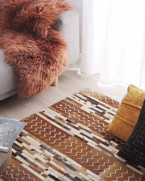 Koberec 140 x 200 cm HARUL (hnedá)