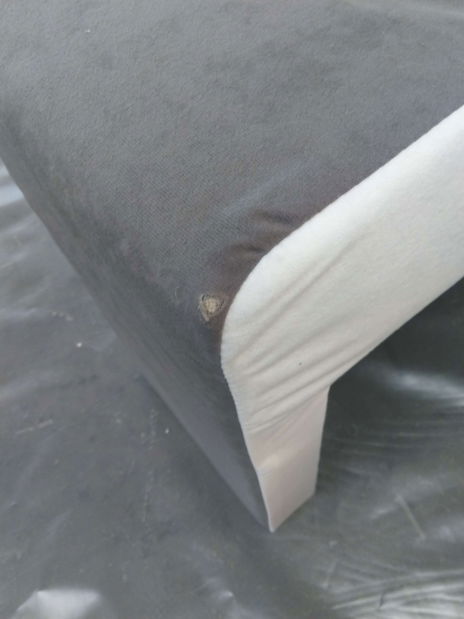 Rohová sedačka Hasina (sivá + čierna) (s poličkou a taburetkou) (s bonell pružinami) (P) *bazár