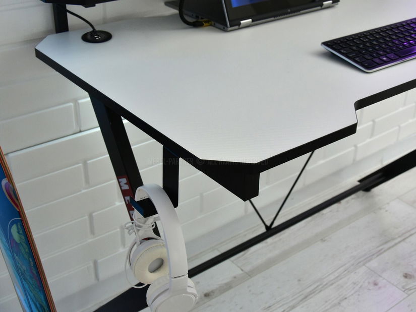 PC asztal Rolls (fehér + fekete)