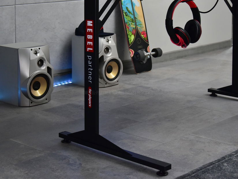 Masă PC Matts Led (negru)