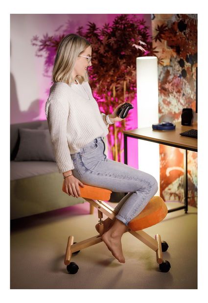 Ergonomikus térdeplő Florentina (narancssárga + bükk)