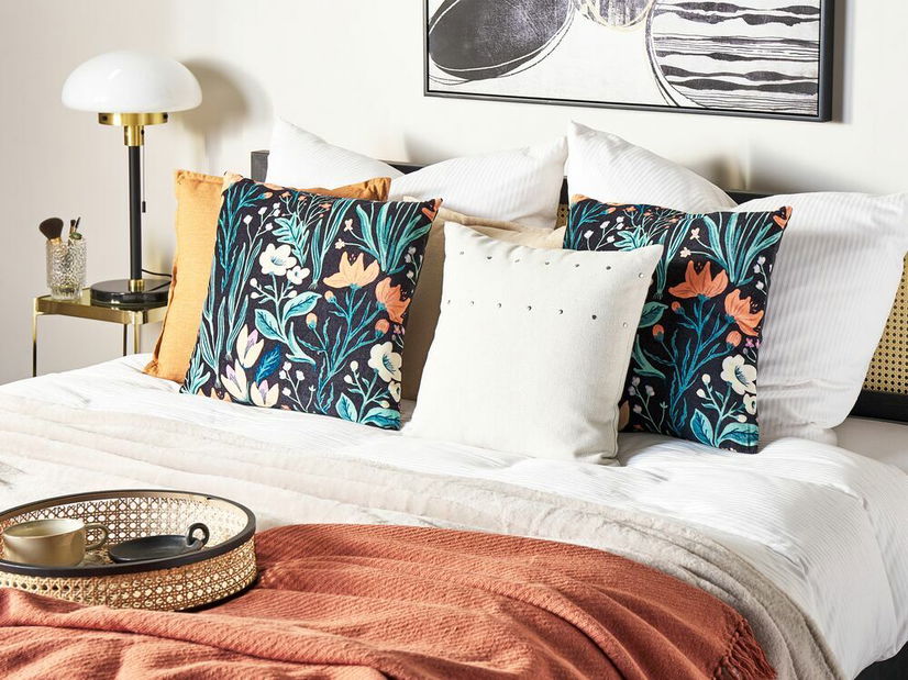 Ozdobný vankúš 45 x 45 cm Osmun (čierna)