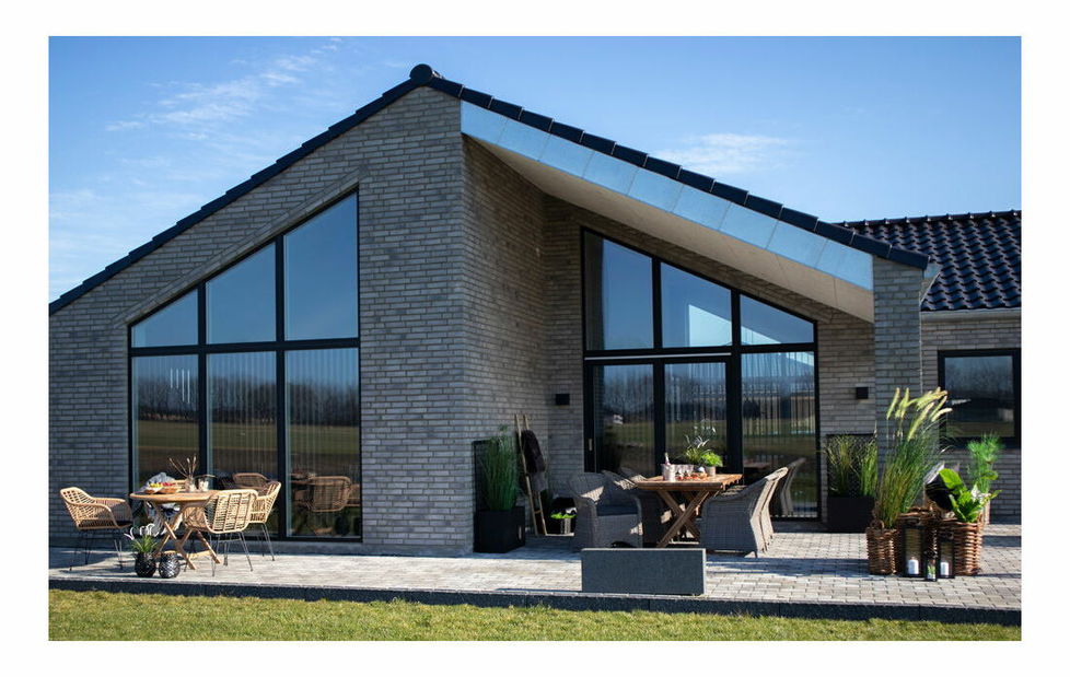 Záhradný stôl Orvoria 3 (teakové drevo)