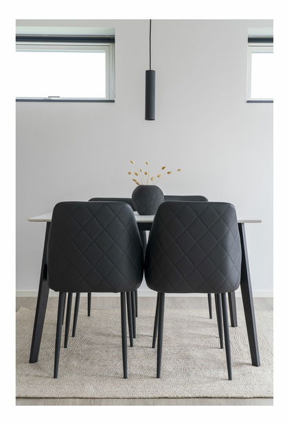 Závesné svietidlo Pindoria 4 (čierna)