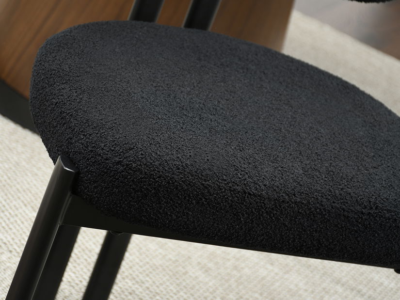 Jedálenská stolička Kuroyedov (čierna)