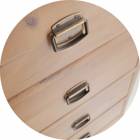 Komoda INDIANA JKOM 2D4S (Borovina antička)