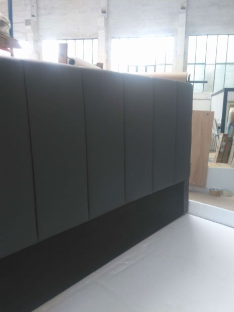 Pat matrimonial 180 cm DARGAN (gri) (piele artificială) (cu somieră și spațiu de depozitare) *resigilat