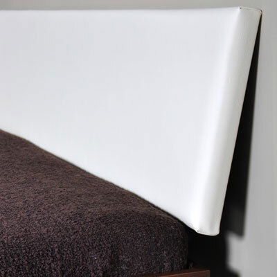 Manželská posteľ 200 cm Klára čalúnené čelo (masív)