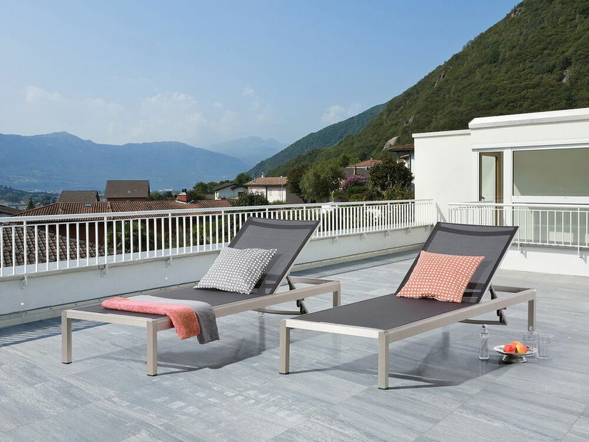 Vrtna ležaljka Foli (crna)