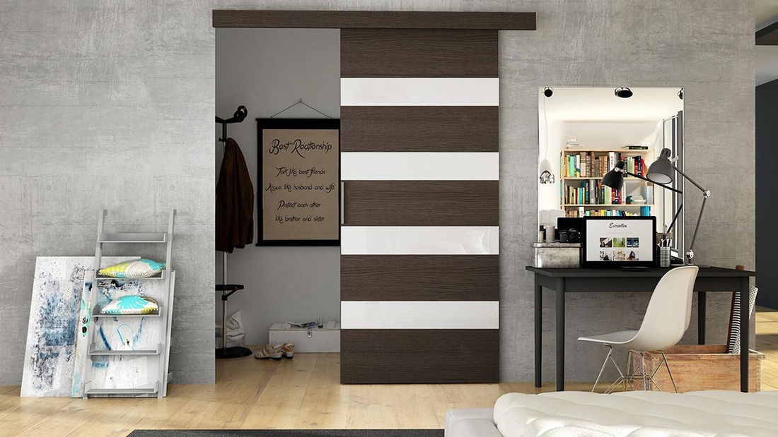 Posuvné dvere Ravina V (čokoládová + biely lesk)