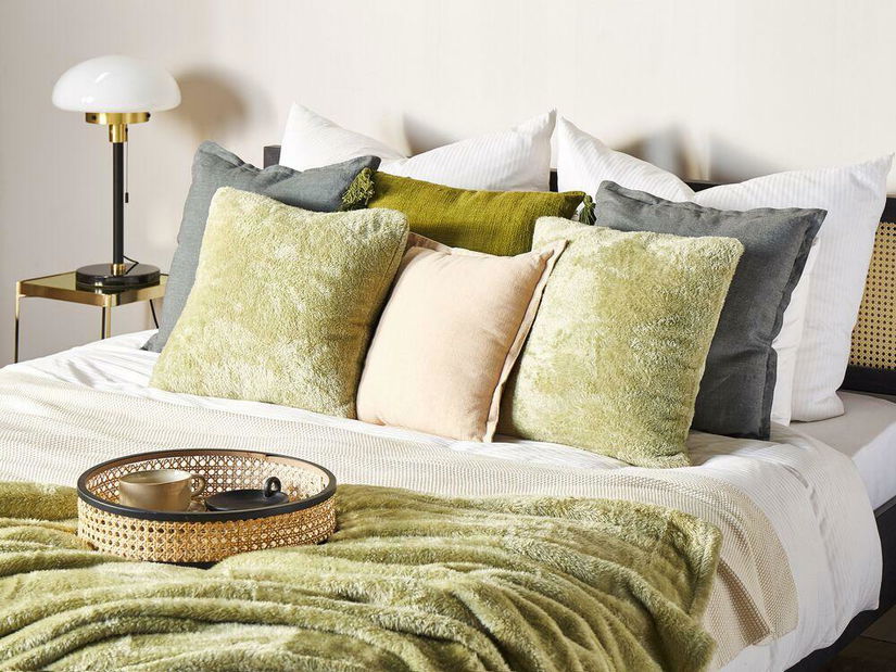 Ozdobný vankúš 45 x 45 cm Pilliea (zelená)