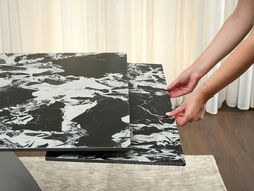 Masă sufragerie Caramelos (marmură + negru)