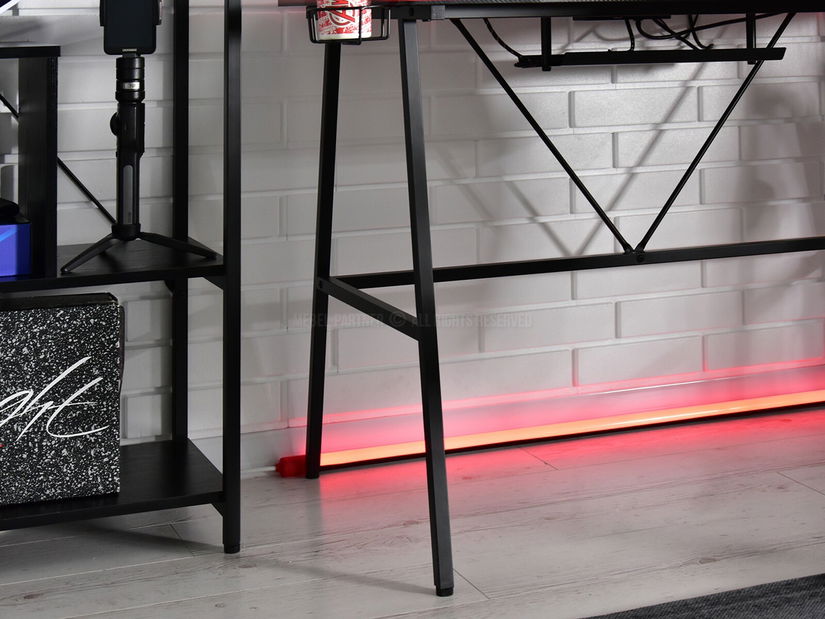 PC asztal Stigma (fehér + fekete)