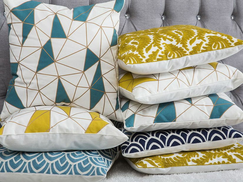 Set 2 ks. vankúšov 45x45 CLARIANA (žlté trojuholníky)