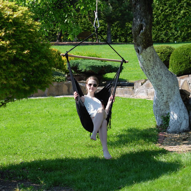 Závesné hojdacie kreslo Orilana (tmavosivá)