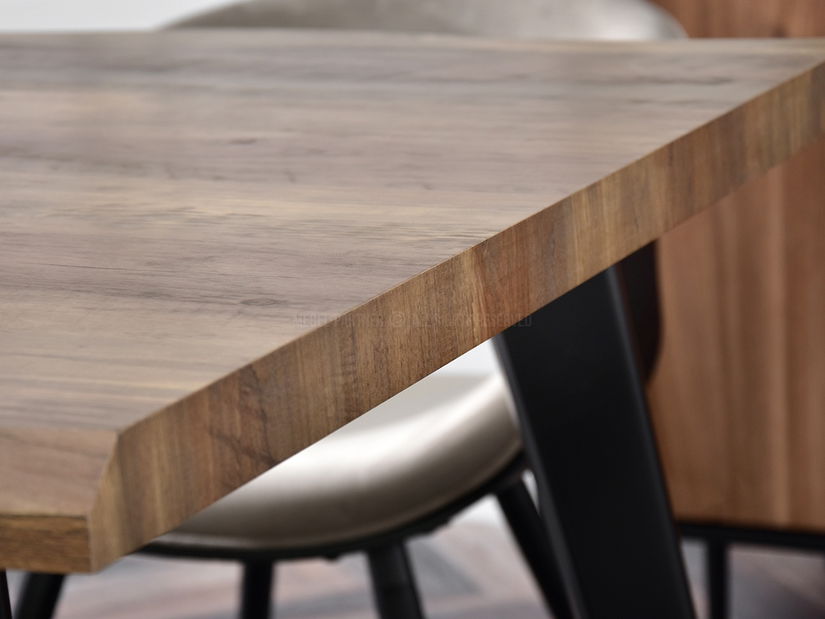 Jedálenský stôl Maui (orech + čierna)