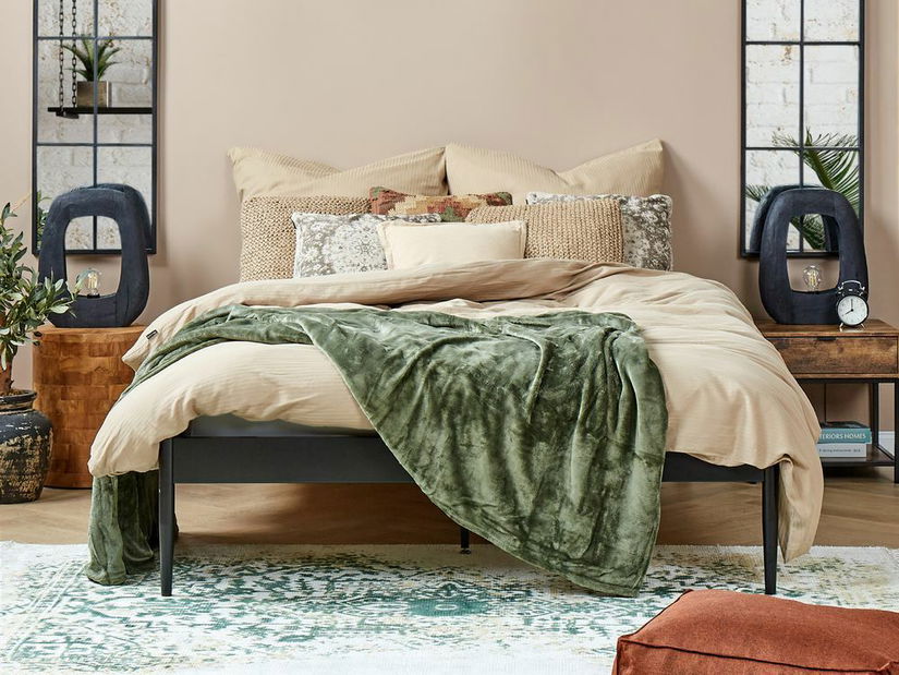 Pat matrimonial 180 cm Victoire (negru) (cu somieră)