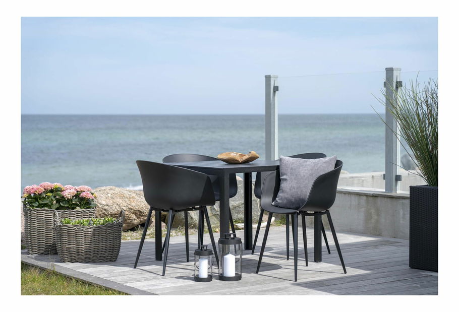 Jedálenská stolička Rateria (čierna)