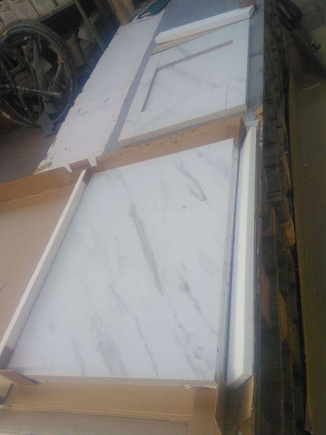 Széthúzható étkezőasztal Comentado (fehér márvány) (4-6 fő részére) *bazár