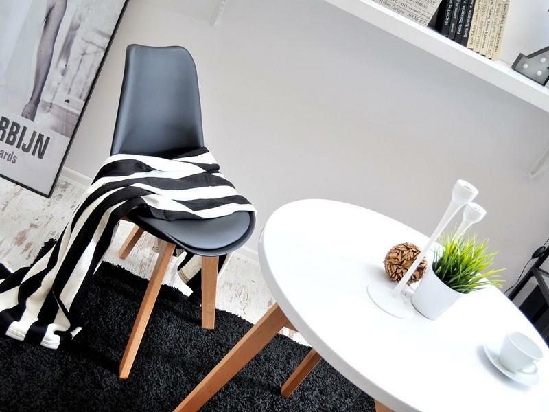 Stolica Large Wood (crna + bukva)