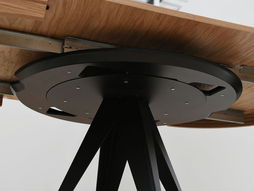 Jedálenský stôl Mostrado (dub + čierna)