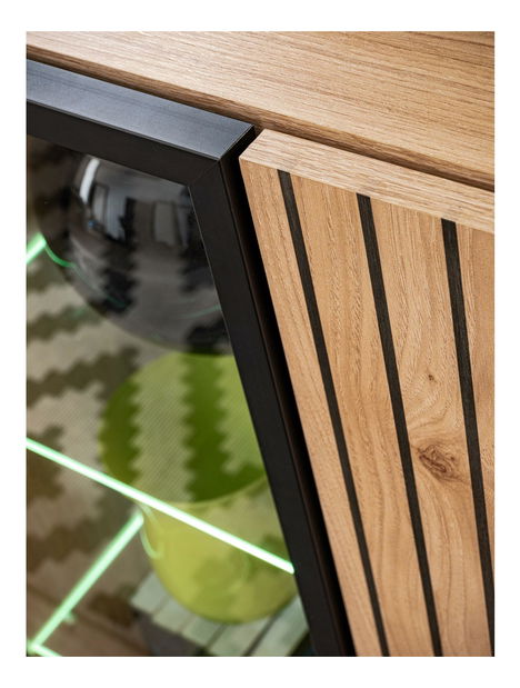 Vitrină Lyran WSN (hikora jackson + negru (cu iluminat LED)