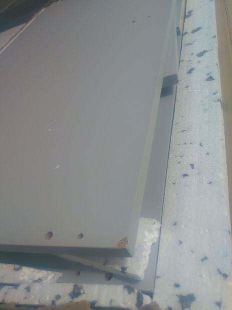 Măsuță cafea Tezarta 1SZ (gri deschis + negru) *resigilat