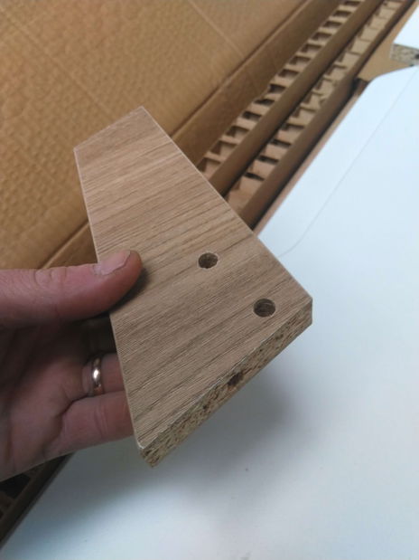 Măsuță TV/Dulap Damien (alb + nuc deschis) *resigilat