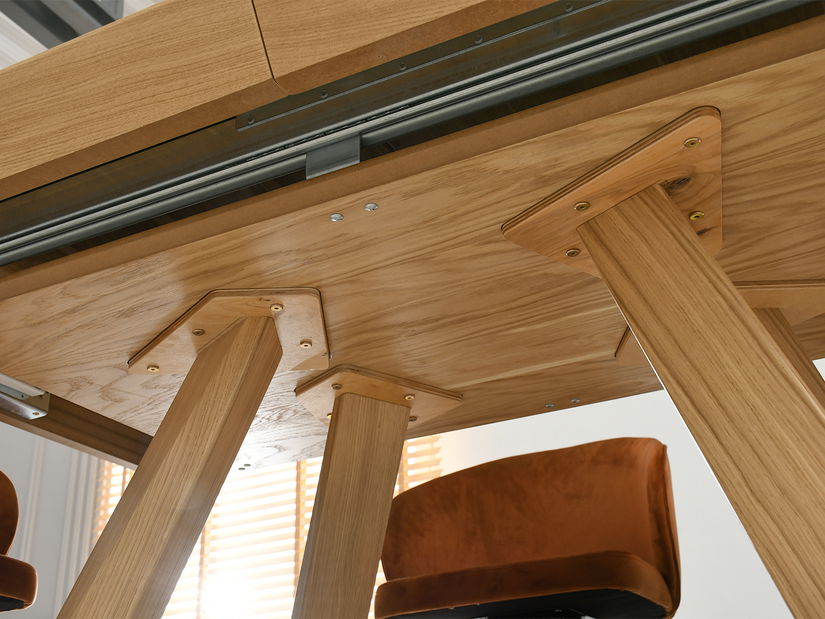 Jedálenský stôl Obviamente (dub)