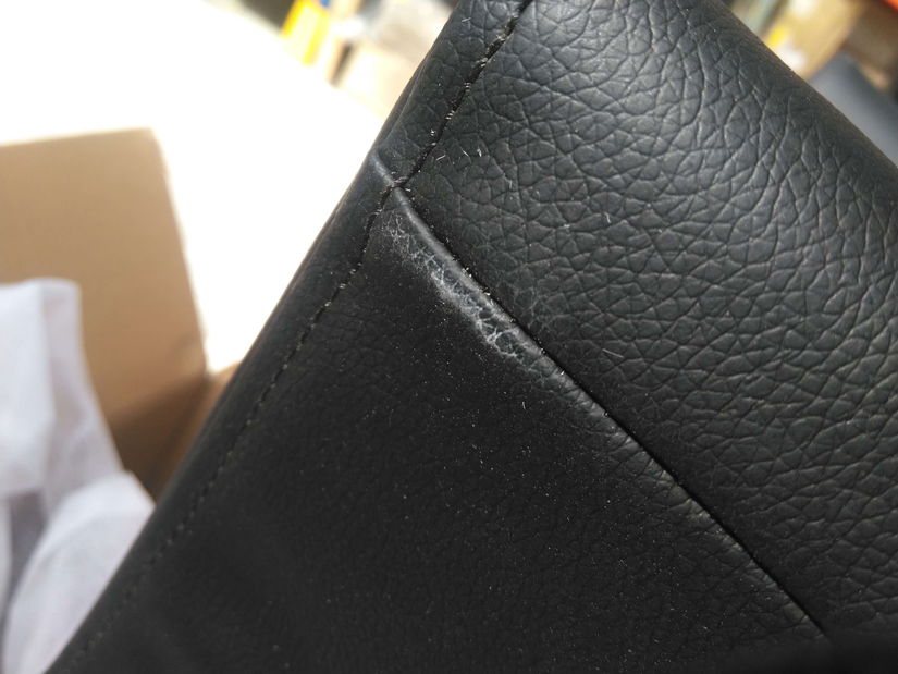 Éjjeliszekrény Dekent (fekete) *bazár