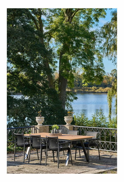 Záhradný stôl Tnaveria (prírodná + čierna)