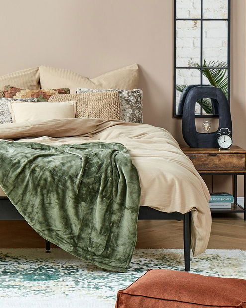 Príručný stolík BORRGA (tmavé drevo)