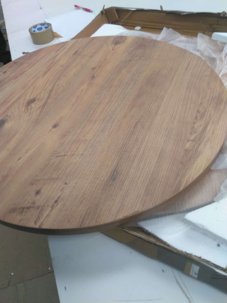 Konferenčný stolík Robin (Čierna + Borovica atlantic) *bazár