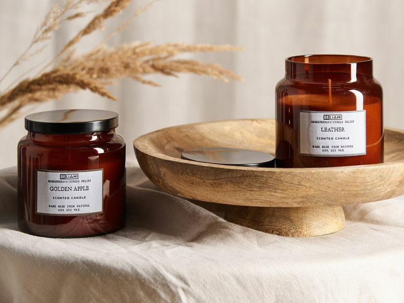 Set 2 buc lumânări parfumate măr/piele Arnfinn (maro)