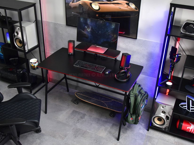 PC stolík Stigma (čierna)