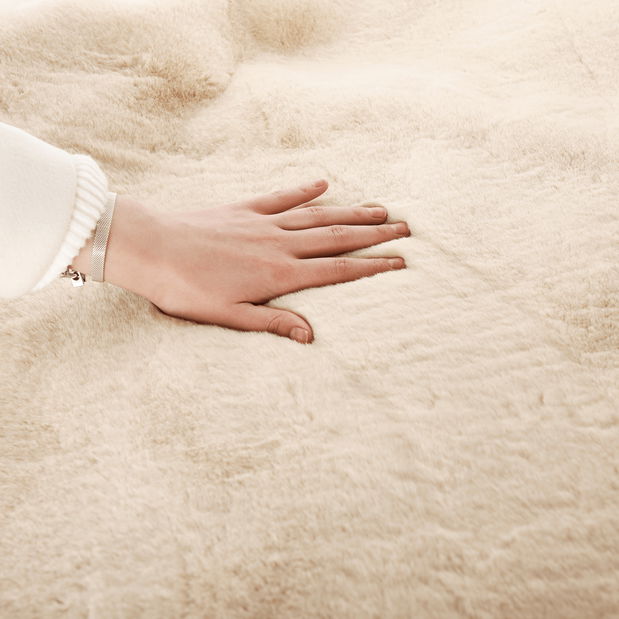 Szőrös pléd 150x180 cm Rarea new (bézs)