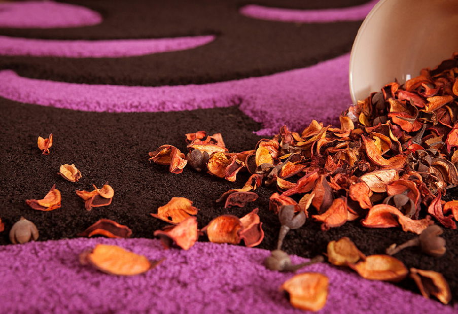 Kusový koberec Lambada Handcarving 451 Black-Violet