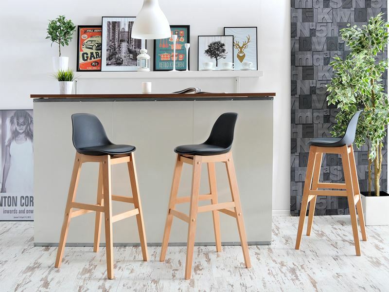 Stolica Evan (crna + bukva)