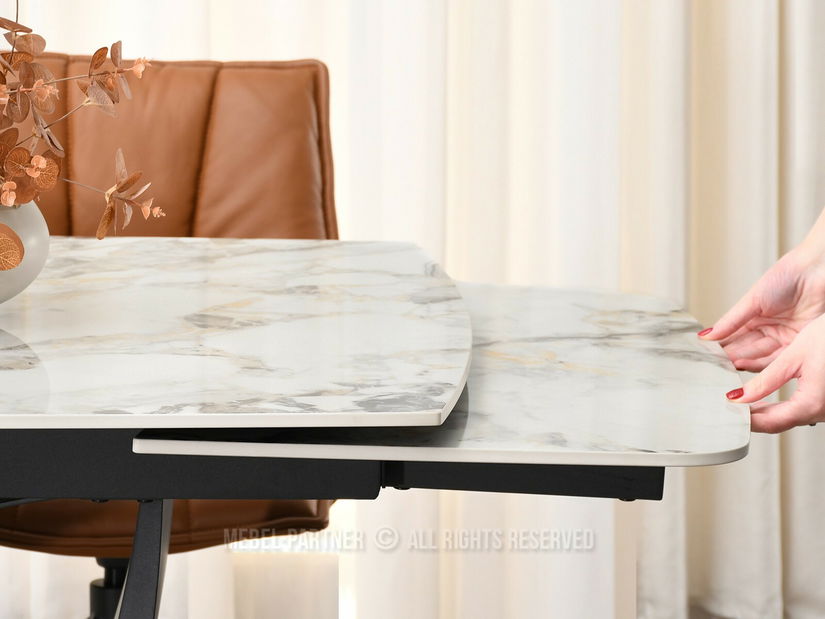 Blagovaonski stol Carteles (mramor + crna)