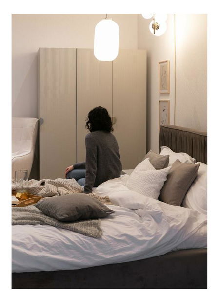 Ruhásszekrény Moonie IX (szürkés bézs + fehér)