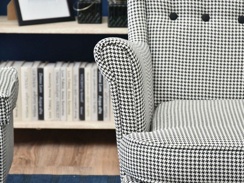 Kreslo ušiak Margis (čierna)