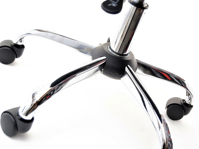 Stolička Large Move (čierna + biela)