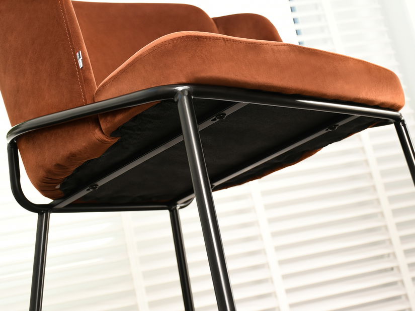 Jedálenská stolička Continuara (čierna)