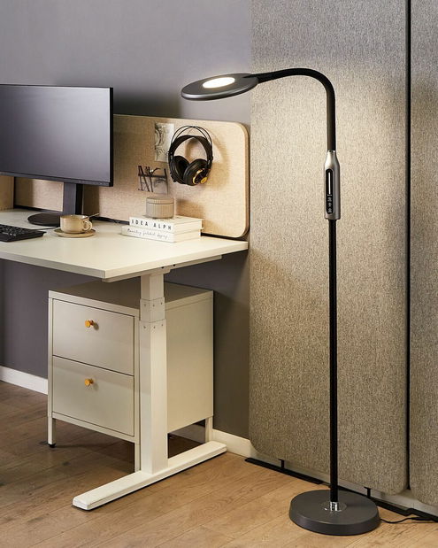 Stojanová lampa Chiquis (čierna)