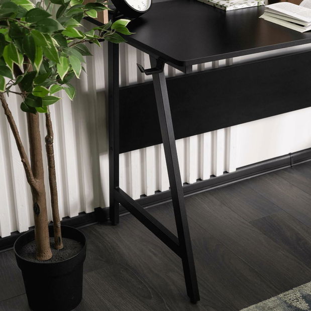 Písací stolík Ivuma (čierna + dub sonoma) 