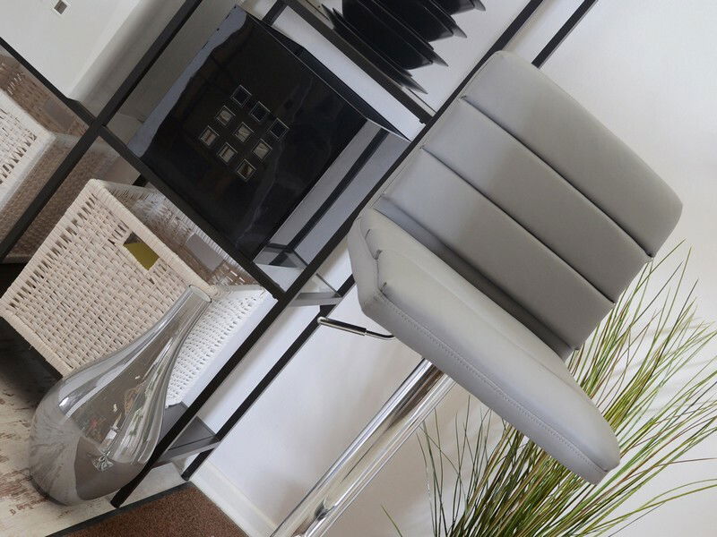 Stolička Hanoi (sivá + chrómová)