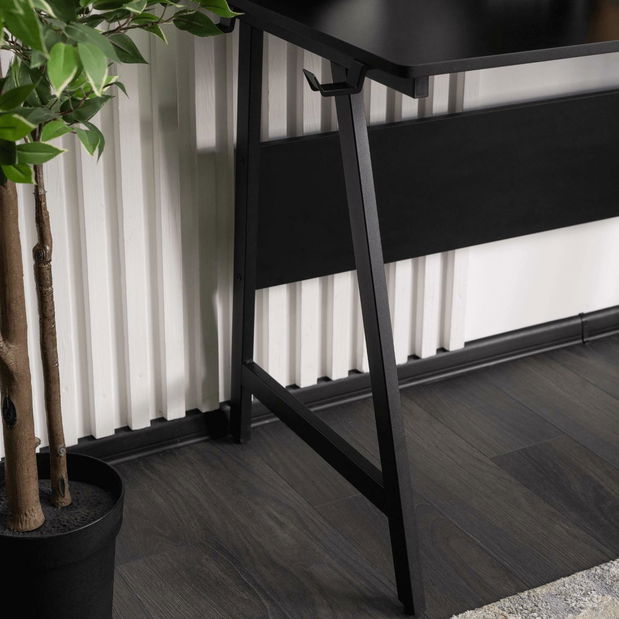 Pisaći stol Ivuma (crna) 