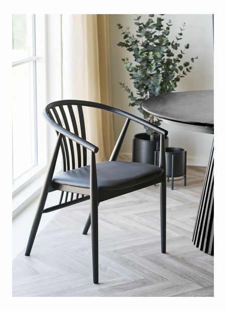 Jedálenská stolička Ago 1 (čierna)