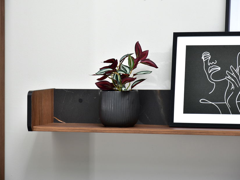 Polica Protegidas P15 (čierna)